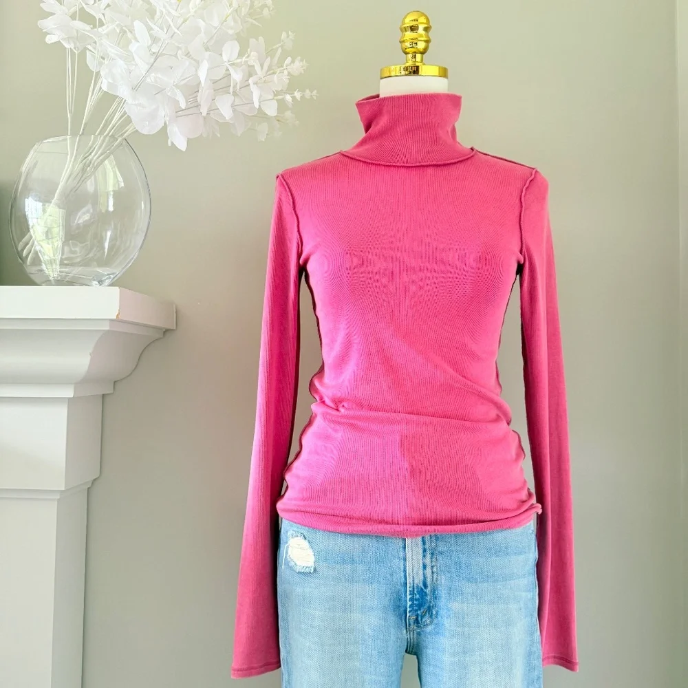 Free People Slim Ribbed Turtleneck in Berry, Sz M - Picture 3 of 8